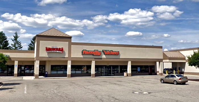 Family Video - Wixom - 47410 Pontiac Trail (newer photo)